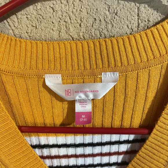 Long sleeve button up, blouse, size medium - Picture 3 of 3